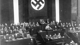 Historische Aufnahme Blick auf das Präsidium im Reichstag Historische Aufnahme Blick auf das Präsidium im Reichstag