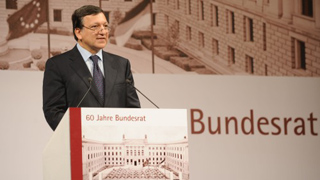 Foto: José Manuel Barroso am Rednerpult Foto: José Manuel Barroso am Rednerpult