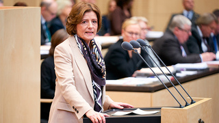 Foto: Malu Dreyer am Rednerpult Foto: Malu Dreyer am Rednerpult