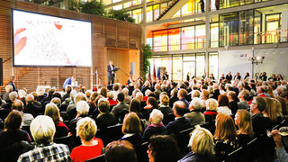 Foto: Blick in den Saal Foto: Blick in den Saal