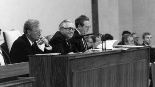 Bernhard Vogel im Präsidium der 441. Sitzung des Bundesrates am 3. Dezember 1976 in Bonn Bernhard Vogel im Präsidium der 441. Sitzung des Bundesrates am 3. Dezember 1976 in Bonn