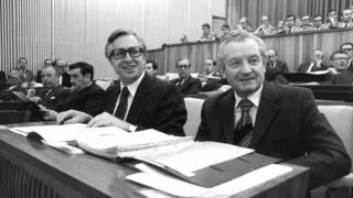 Bernhard Vogel im Bundesrat bei der 441. Sitzung am 3. Dezember 1976 Bernhard Vogel im Bundesrat bei der 441. Sitzung am 3. Dezember 1976