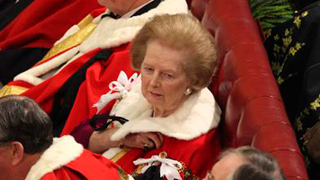Margaret Thatcher neben anderen Mitgliedern des House of Lords während Eröffnung des britischen Parlaments Margaret Thatcher neben anderen Mitgliedern des House of Lords während Eröffnung des britischen Parlaments