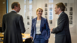 Foto: Hendrik Hoppenstedt, Manuela Schwesig und Daniel Günther v.l.n.r.