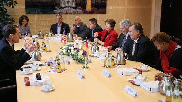 Foto: Gespräche mit den Senatoren und Abgeordneten der Landtage aus den USA Foto: Gespräche mit den Senatoren und Abgeordneten der Landtage aus den USA