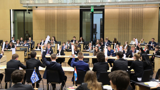 Foto: Abstimmung im Innenkreis Foto: Abstimmung im Innenkreis