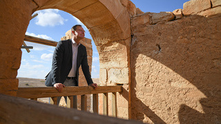 Foto: Michael Müller besichtigt Quseir Amra Foto: Michael Müller besichtigt Quseir Amra